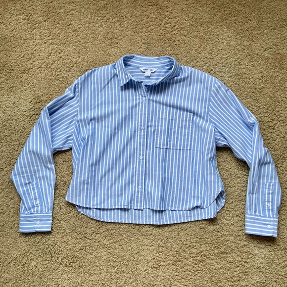 Old Navy Tops - Old Navy NWT Large The Cropped Shirt Blue Striped Button Down Shirt